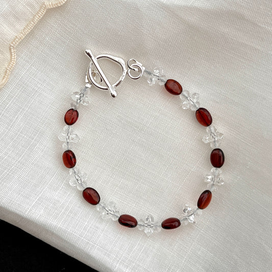 Oval Garnet & Irregular Quartz Bracelet – Passion Gemstone Jewelry for Love & Vitality