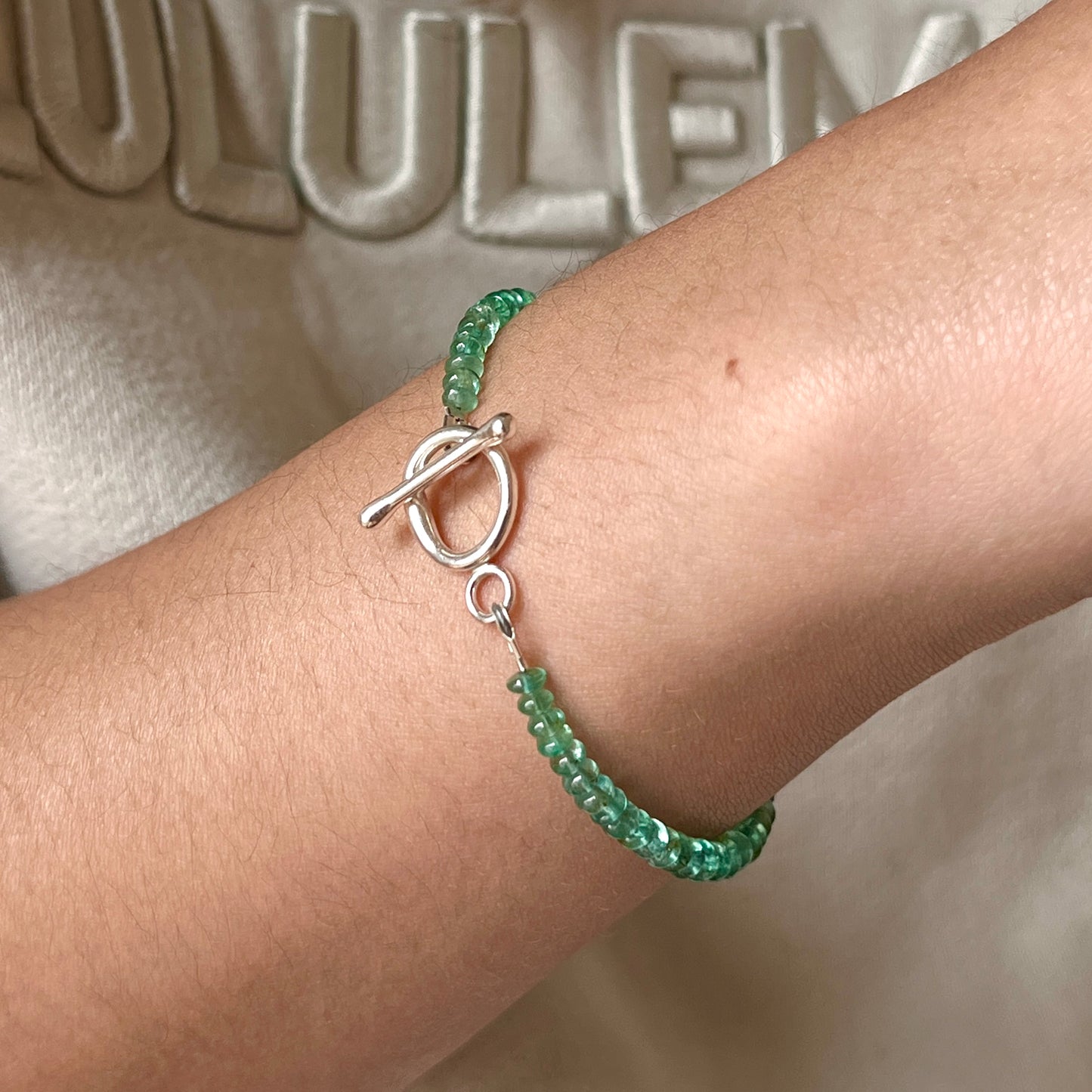 Natural Emerald Radiance Bracelet – Vivid Green Gemstones with Argentium Silver Toggle
