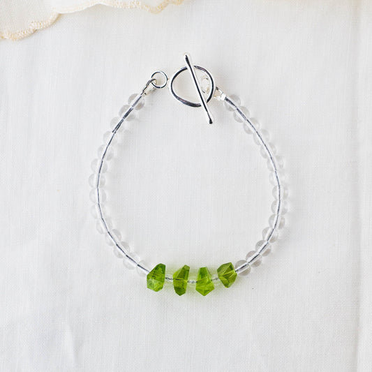 Minimalist Peridot Nugget & Smooth Quartz Bracelet – Dainty Everyday Jewelry with Argentium Silver Toggle