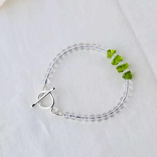 Minimalist Peridot Nugget & Smooth Quartz Bracelet – Dainty Everyday Jewelry with Argentium Silver Toggle