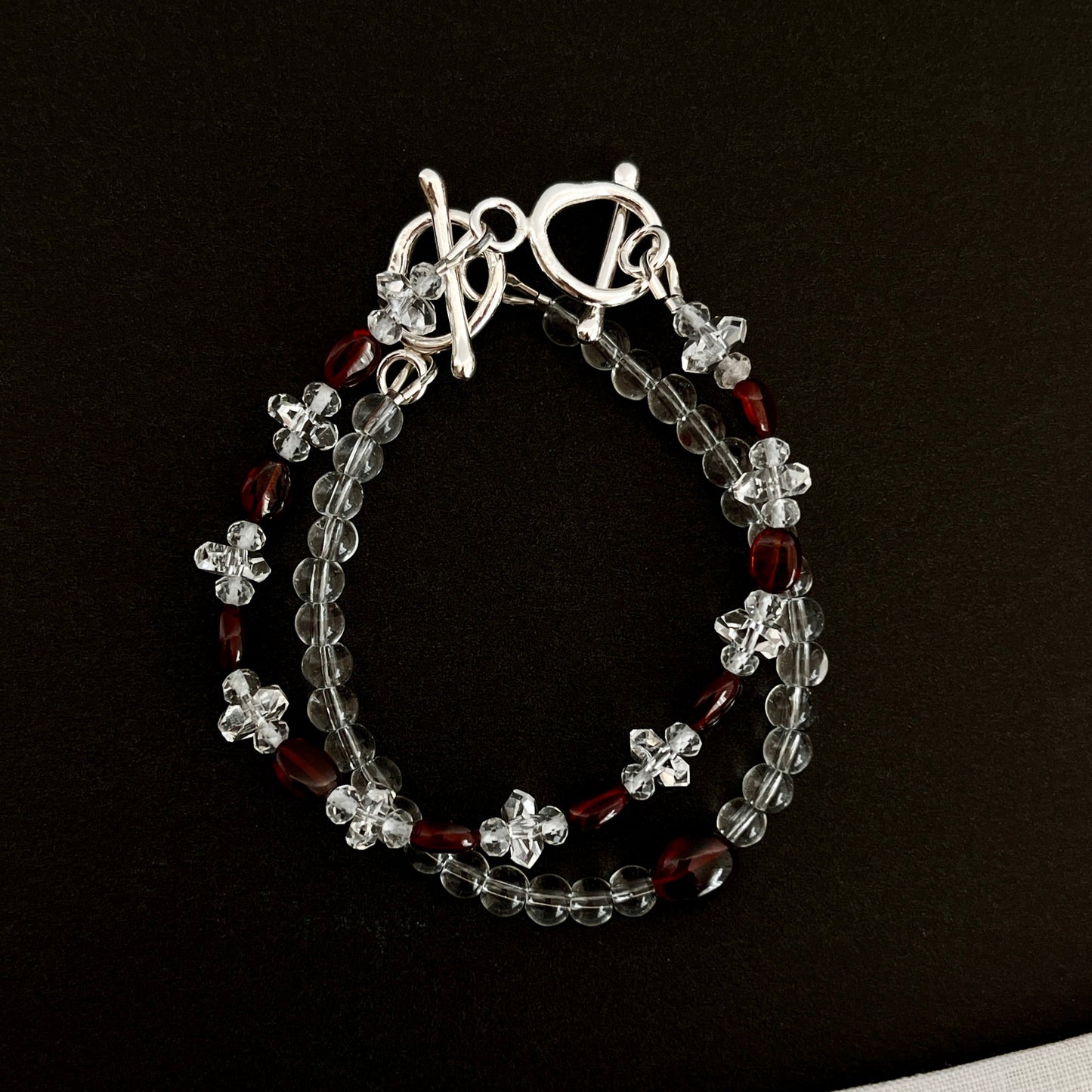 Oval Garnet & Irregular Quartz Bracelet – Passion Gemstone Jewelry for Love & Vitality