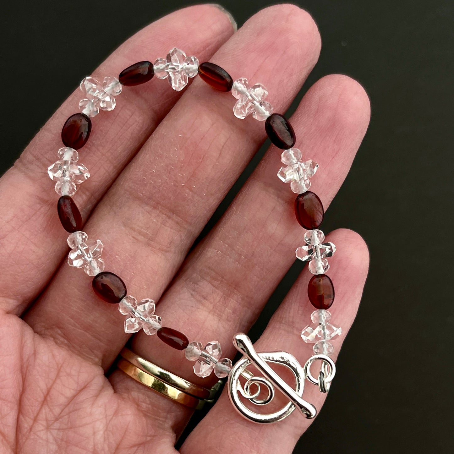 Oval Garnet & Irregular Quartz Bracelet – Passion Gemstone Jewelry for Love & Vitality