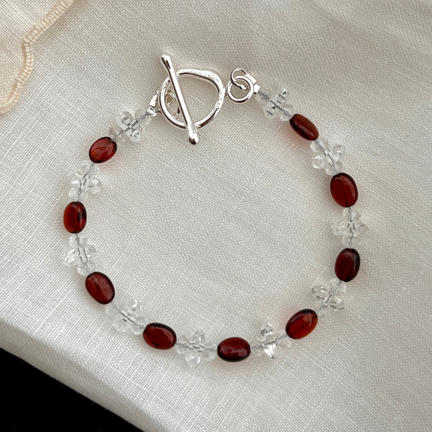 Oval Garnet & Irregular Quartz Bracelet – Passion Gemstone Jewelry for Love & Vitality