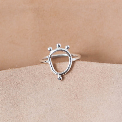 The Resonance Flow Statement Ring – Fused Argentium Loop Design