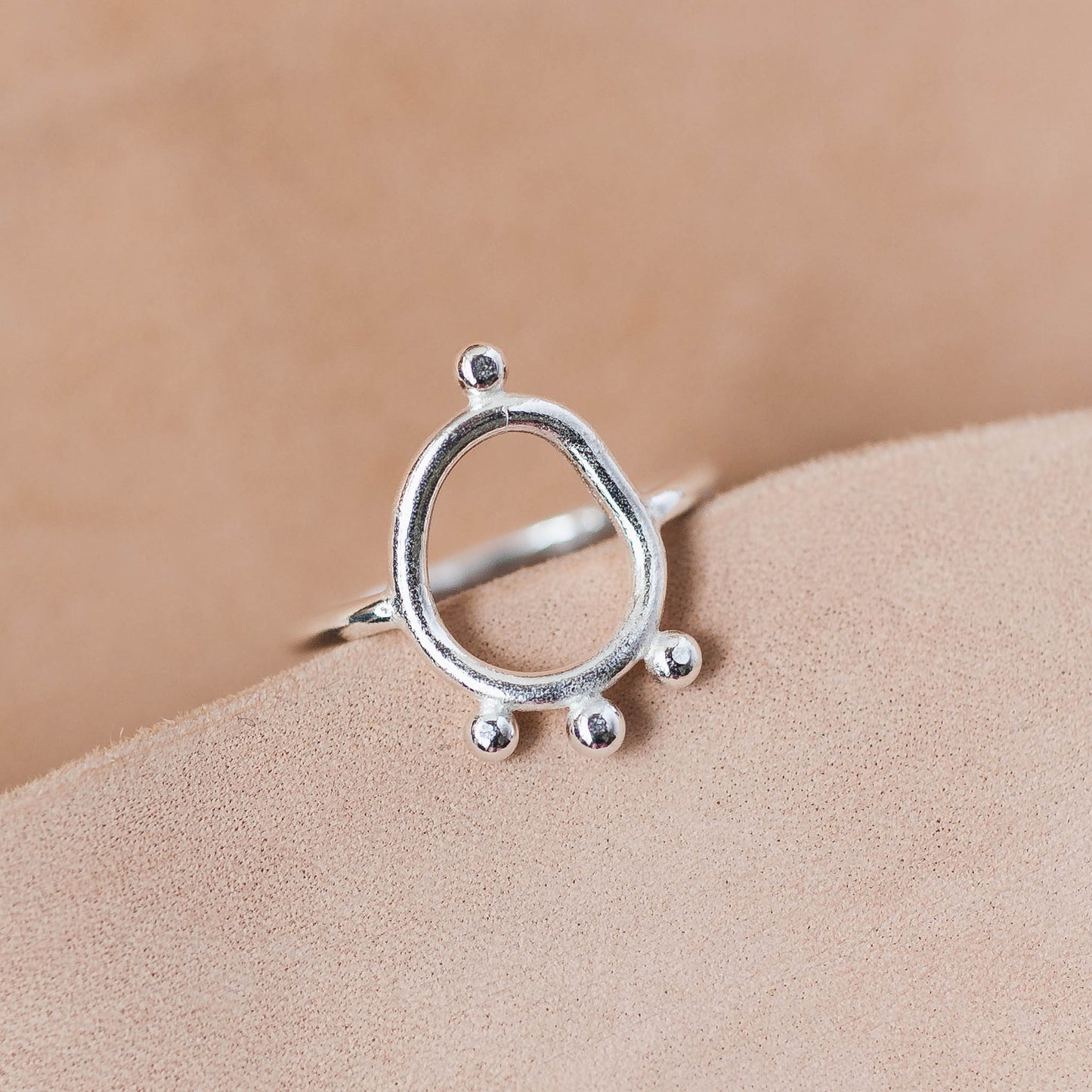 The Resonance Flow Statement Ring – Fused Argentium Loop Design