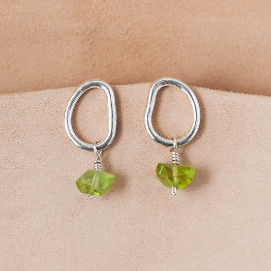 The Verdant Pulse Stud Earrings – Artisan Grade Peridot Nuggets & Fused Argentium