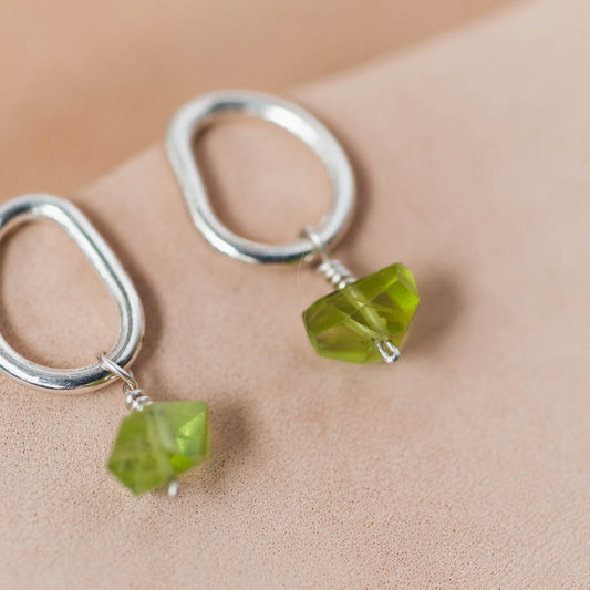 The Verdant Pulse Stud Earrings – Artisan Grade Peridot Nuggets & Fused Argentium