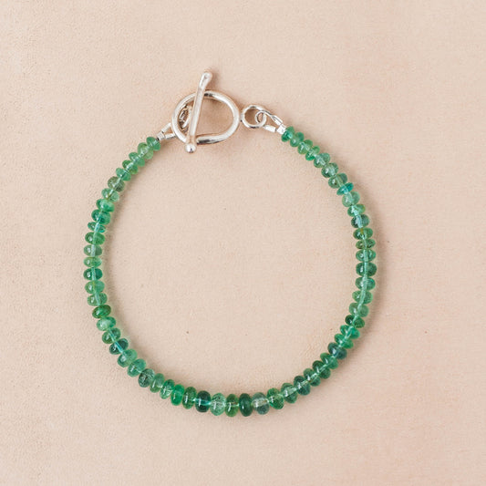 The Radiant Narrative Bracelet – Glassy Smooth Emerald Graduated Beads & Fused Argentium